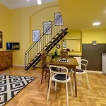Little Americas New Worlds Apartman *
