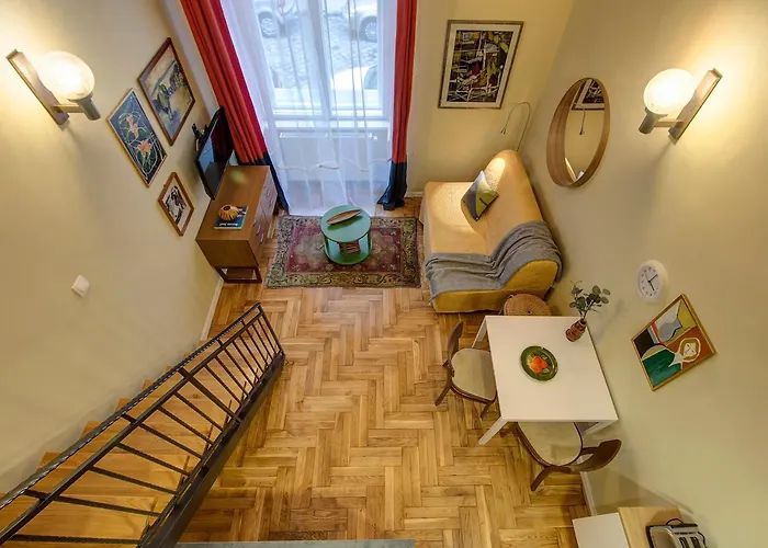 아파트 Little Americas New Worlds