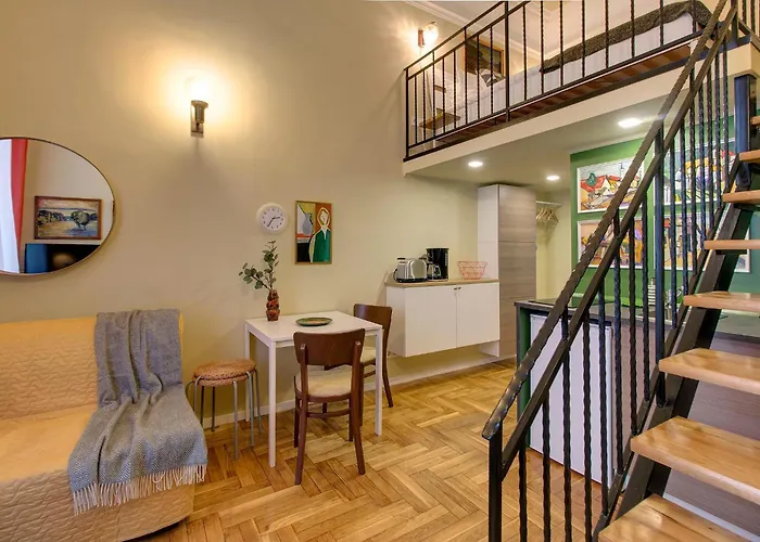 아파트 Little Americas New Worlds