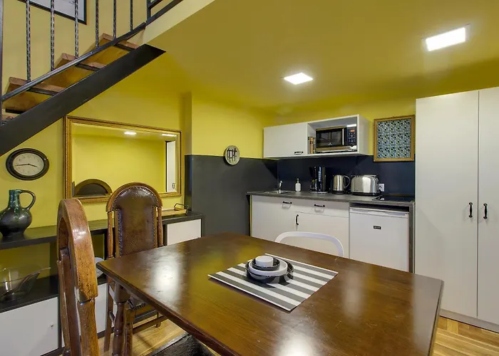 아파트 Little Americas New Worlds